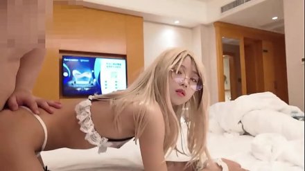 ดูทีวีไปด้วยกับเมียคนสวยจนเกิดอารมณ์เงี่ยนขึ้นมาครับ